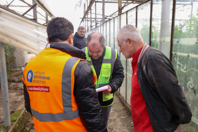 Büyükşehir Belediyesi Aksulu Çiftçilerin Yanında