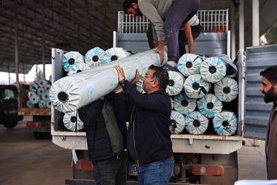 Çiftçilere Sera Naylonu Desteği Sürüyor