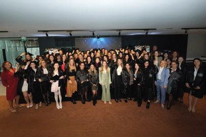 Mercedes-Benz "She’s Mentoring" Programında Geleceğin Kadın Liderlerine Destek Sürüyor