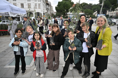 Atık Piller Toplanıyor, Fidanlar Toprakla Buluşuyor