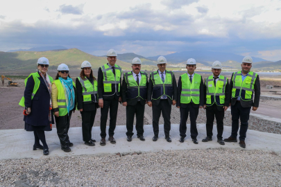 Avrupa’nın En Büyük Sera Kümelenmelerinden Biri Dikili’de Yükseliyor