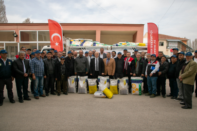 Eskişehir'de Tarıma Büyük Destek: Odunpazarı ve Tepebaşı’nda Ayçiçeği Tohumları Dağıtıldı!