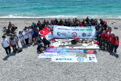 Denizden Yaklaşık 20 Ton Atık Çıkartıldı