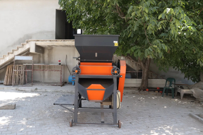 Korkutelili Üreticiye Yem Ezme Makinesi Desteği