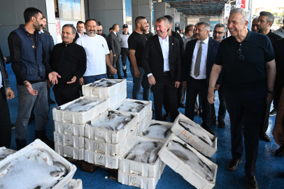 Balıkçı Esnafı Yeni Sezona Mansur Yavaş’la “Vira Bismillah” Dedi