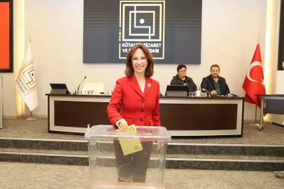 KUTSO'da Esin Güral Argat Yeniden Yönetim Kurulu Başkanı Seçildi