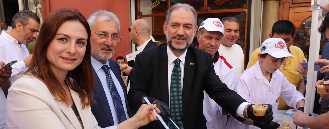 Paylaştıkça Çoğalan Lezzet Aşure!
