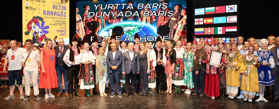 Altın Karagöz Halk Dansları Birincisi Bulgaristan Oldu