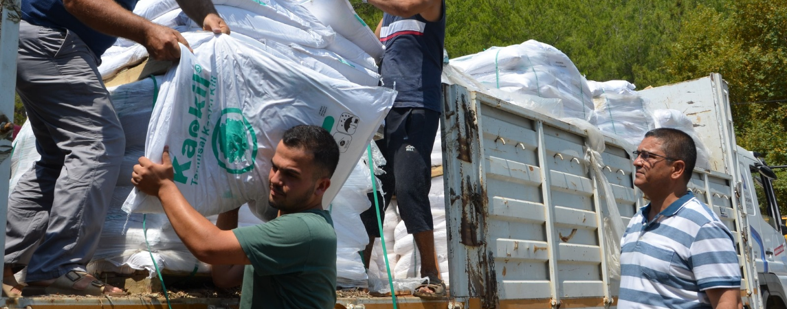 Alanyalı Çiftçilere 10 Ton Kaolin Kili
