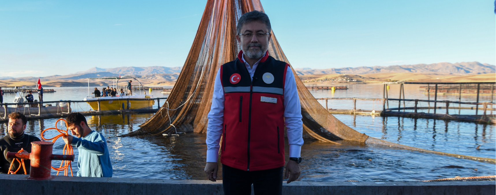 Bakan Yumaklı, Mersin Balığı Yetiştiricilik Alanını Ziyaret Etti